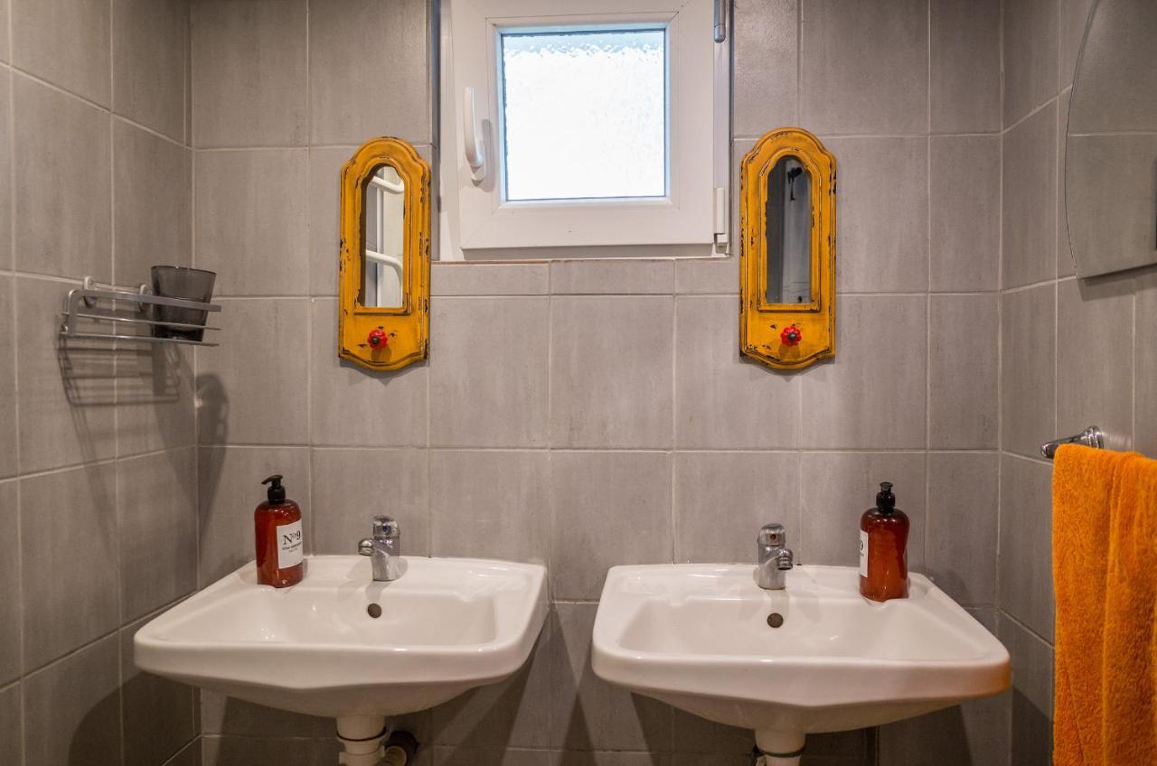 Nomado Hostel Varna Exteriör bild