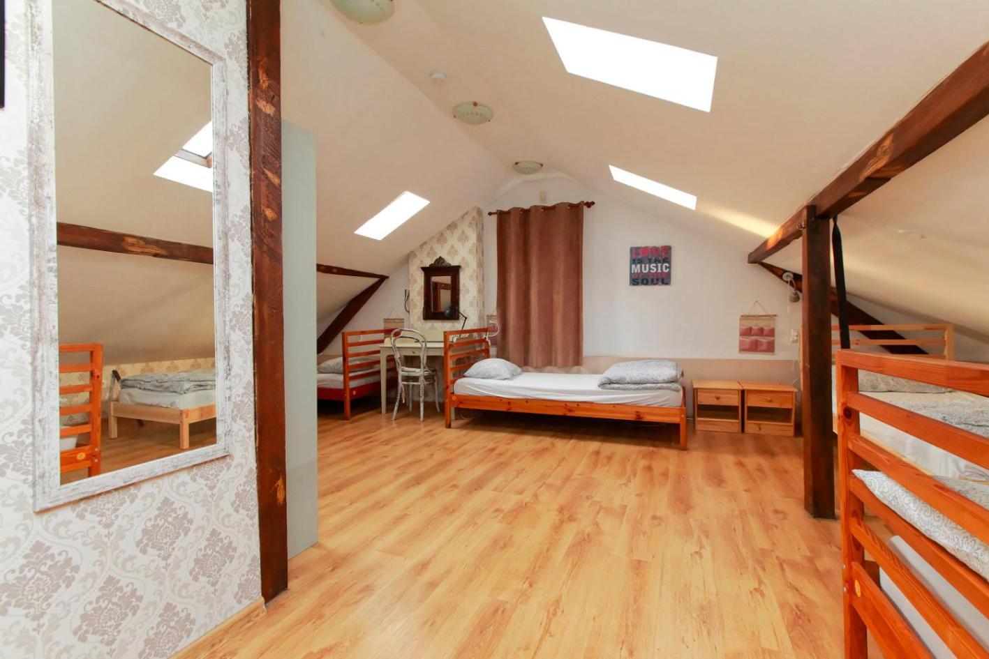 Nomado Hostel Varna Exteriör bild