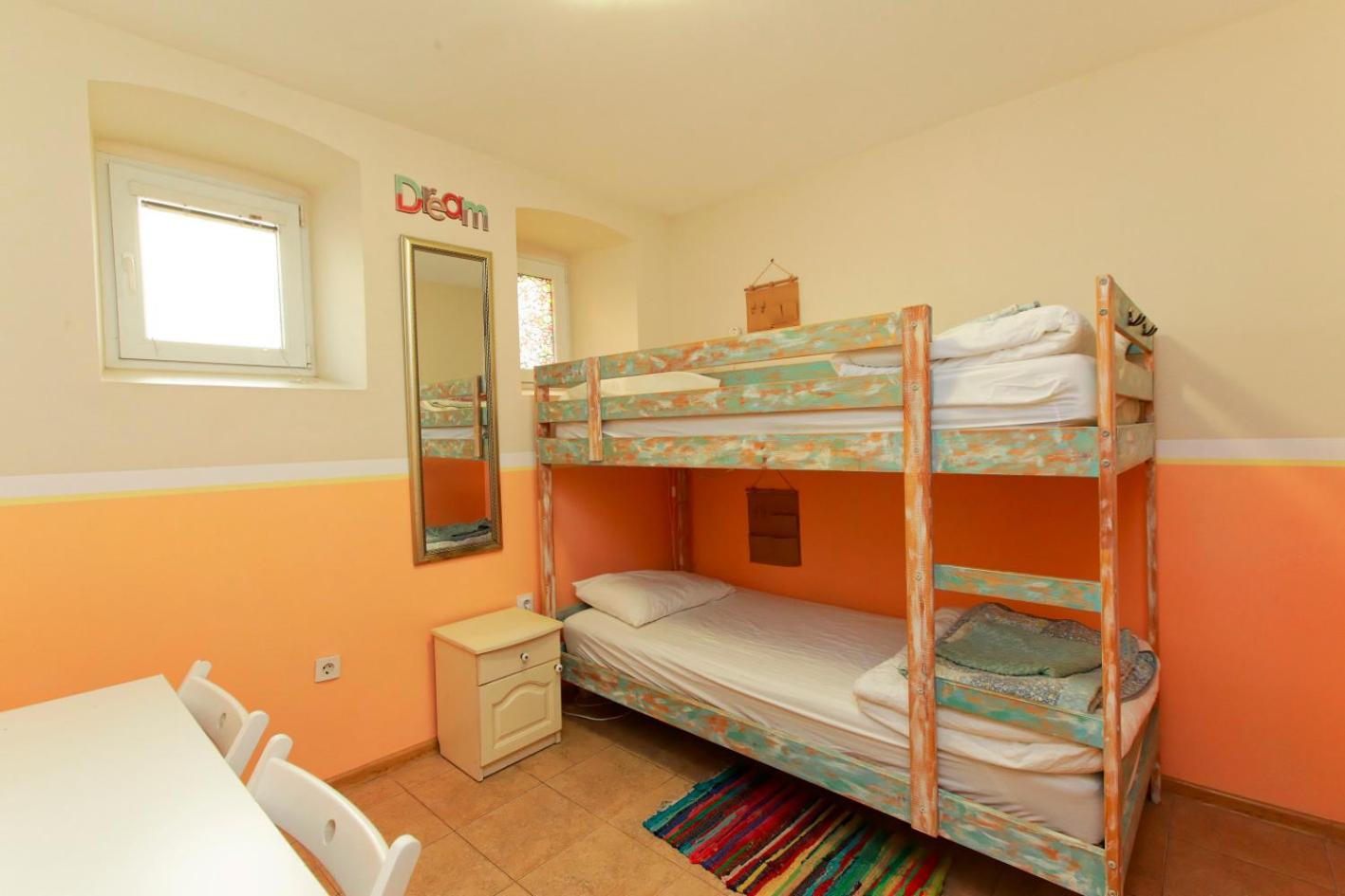Nomado Hostel Varna Exteriör bild